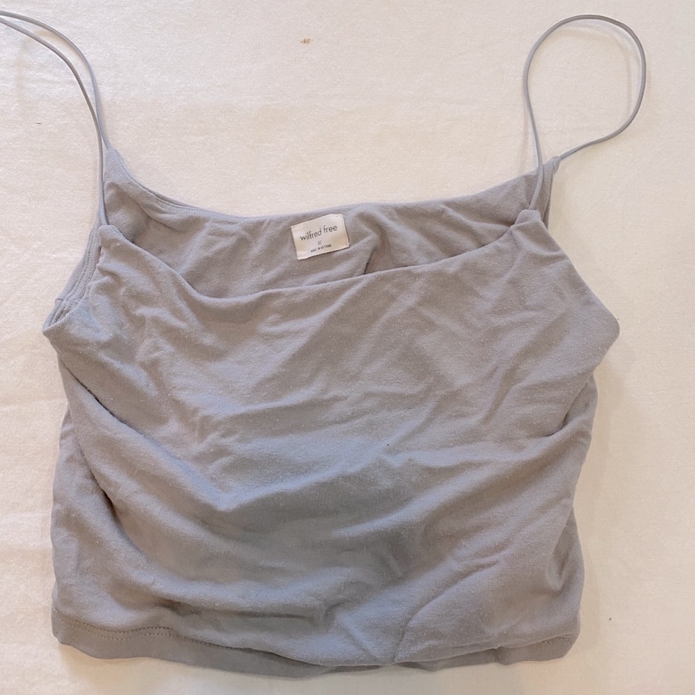 Wilfred free / aritzia crop